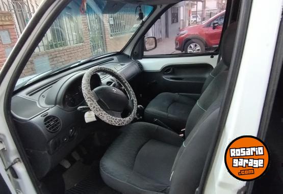 Utilitarios - Renault Kangoo 2015 Nafta 160000Km - En Venta