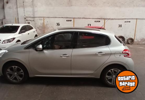 Autos - Peugeot 208 2015 Nafta 115000Km - En Venta