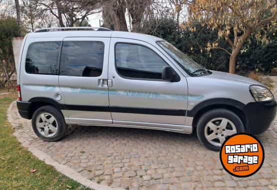 Utilitarios - Peugeot Partner Patagonica 2019 Diesel 122000Km - En Venta