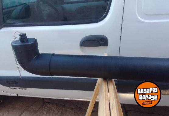 Utilitarios - Renault Kangoo furgon s/ p  lat. 2007 Diesel 1000Km - En Venta