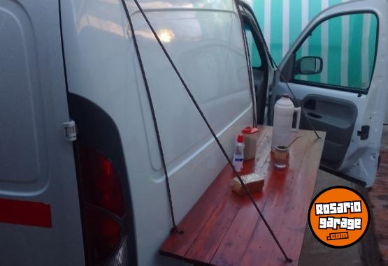 Utilitarios - Renault Kangoo furgon s/ p  lat. 2007 Diesel 1000Km - En Venta