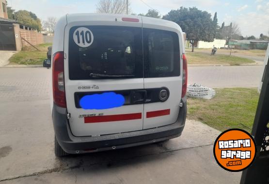 Utilitarios - Fiat Doblo 2018 GNC 210000Km - En Venta