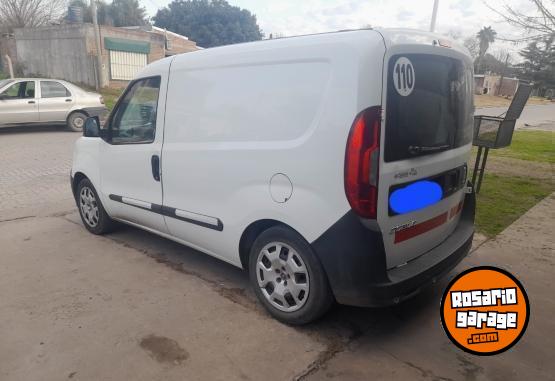 Utilitarios - Fiat Doblo 2018 GNC 210000Km - En Venta