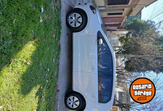 Autos - Volkswagen Up Move 5 ptas 2016 Nafta 180000Km - En Venta