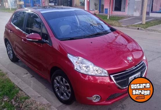 Autos - Peugeot 208 ALLURE TOUCHSCREEN 2015 Nafta 142000Km - En Venta