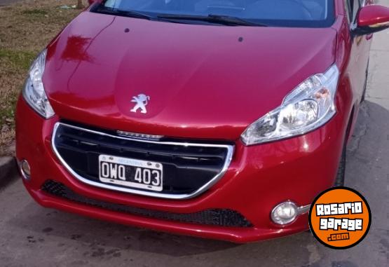 Autos - Peugeot 208 ALLURE TOUCHSCREEN 2015 Nafta 142000Km - En Venta
