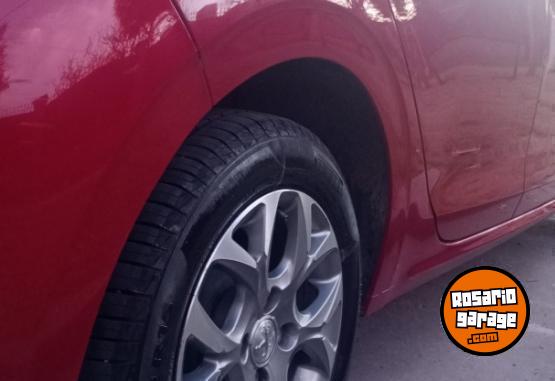 Autos - Peugeot 208 ALLURE TOUCHSCREEN 2015 Nafta 142000Km - En Venta