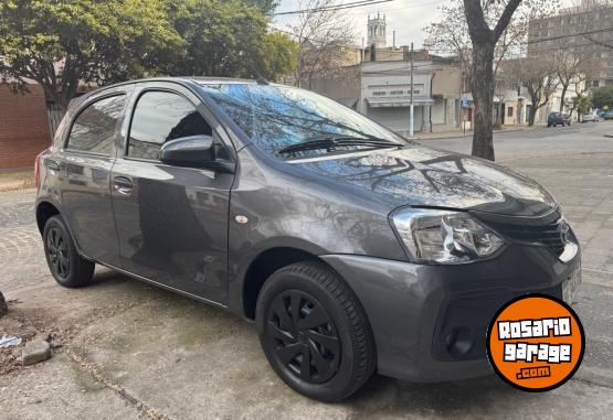 Autos - Toyota Éticos xs 2022 Nafta 38000Km - En Venta