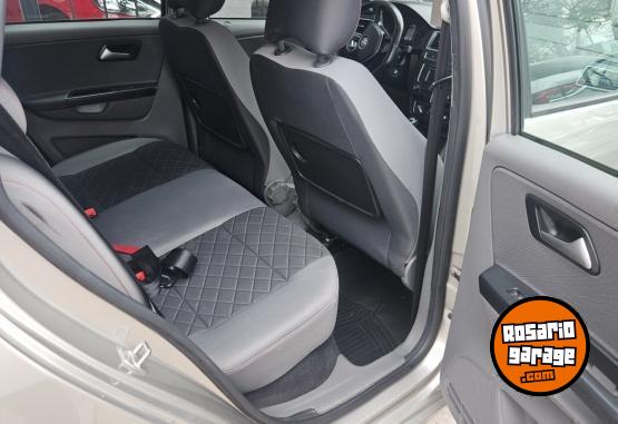 Autos - Volkswagen Suran higline 2015 Nafta 100000Km - En Venta