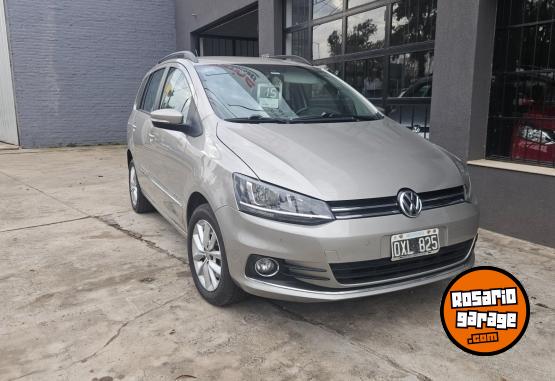 Autos - Volkswagen Suran higline 2015 Nafta 100000Km - En Venta