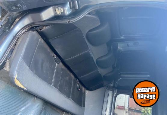 Utilitarios - Renault Kangoo 2015 Nafta 208000Km - En Venta