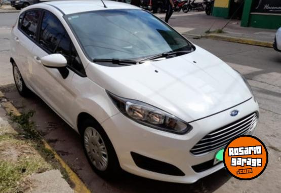 Autos - Ford Fiesta kinetic 2017 Nafta 120000Km - En Venta