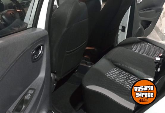 Autos - Renault CAPTUR ZEN 2.0 2017 Nafta 125636Km - En Venta