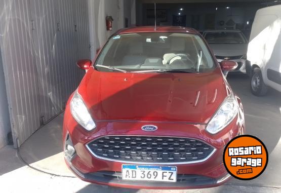 Autos - Ford Fiesta Titanium 2019 Nafta 94000Km - En Venta