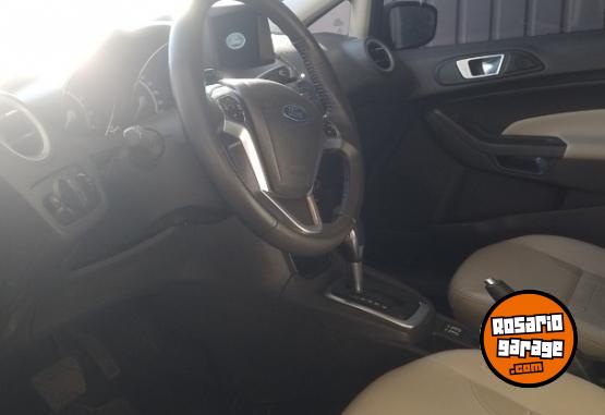 Autos - Ford Fiesta Titanium 2019 Nafta 94000Km - En Venta