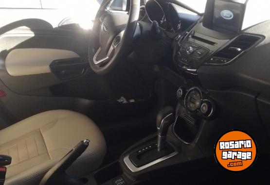 Autos - Ford Fiesta Titanium 2019 Nafta 94000Km - En Venta