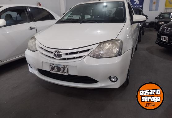 Autos - Toyota Etios X 1.5 2015 Nafta 120000Km - En Venta