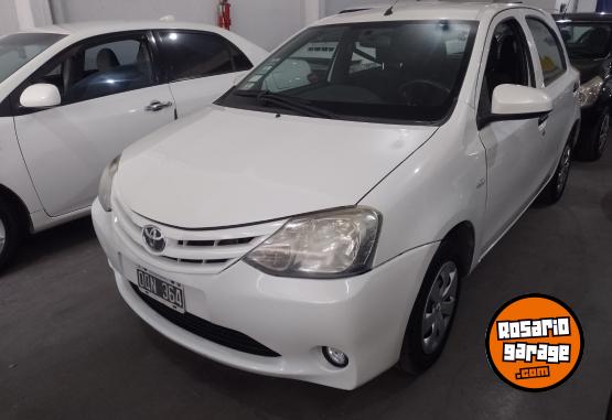 Autos - Toyota Etios X 1.5 2015 Nafta 120000Km - En Venta