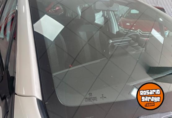 Autos - Peugeot 208 2017 Nafta 98000Km - En Venta