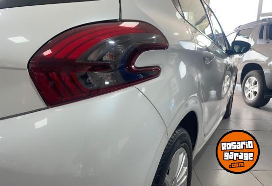 Autos - Peugeot 208 2017 Nafta 98000Km - En Venta