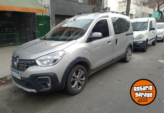 Utilitarios - Renault Kangoo Stepway II 2023 GNC 58000Km - En Venta