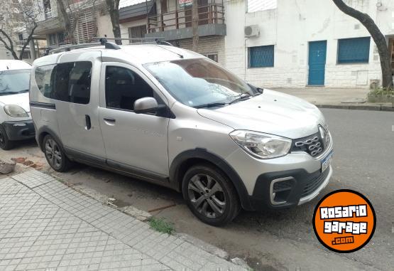 Utilitarios - Renault Kangoo Stepway II 2023 GNC 58000Km - En Venta