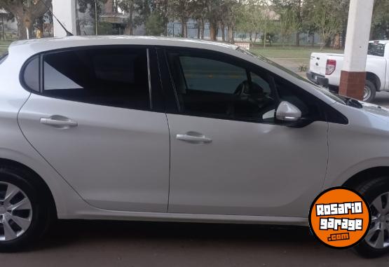 Autos - Peugeot 208 2016 Nafta 80000Km - En Venta