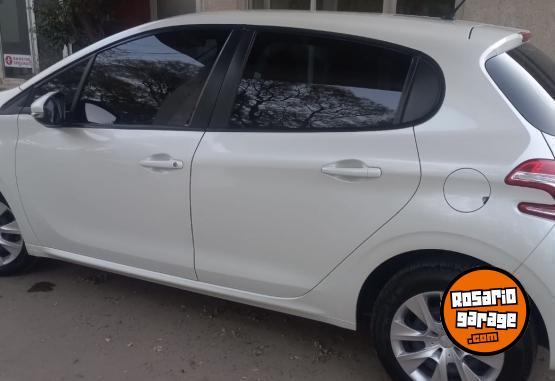 Autos - Peugeot 208 2016 Nafta 80000Km - En Venta