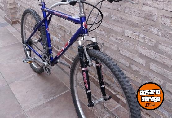 Deportes - 🚲 VENDO Bicicleta GT Outpost Trail - Rodado 26 - En Venta