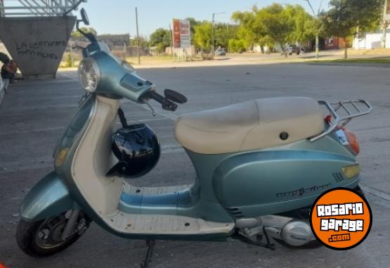 Motos - Corven Scooter 2017 Nafta 42600Km - En Venta