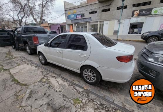 Autos - Fiat Siena 2016 GNC 110000Km - En Venta