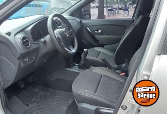 Autos - Renault Logan 2023 GNC 100000Km - En Venta