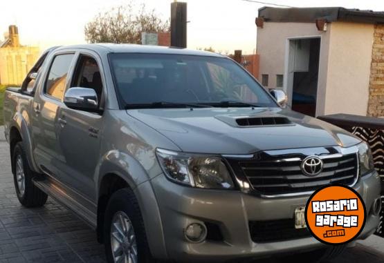 Camionetas - Toyota Hilux srv 4x2 2014 Diesel 250000Km - En Venta