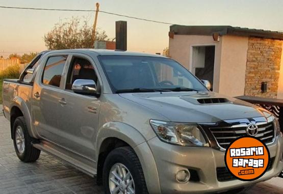 Camionetas - Toyota Hilux srv 4x2 2014 Diesel 250000Km - En Venta