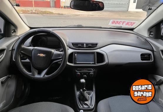 Autos - Chevrolet Onix 2017 Nafta 130000Km - En Venta