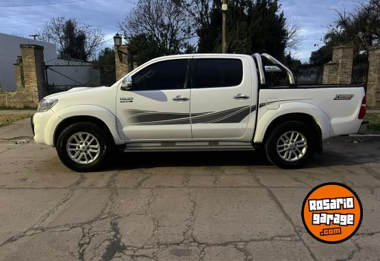 Camionetas - Toyota HILUX SRV 2013 Diesel 181000Km - En Venta