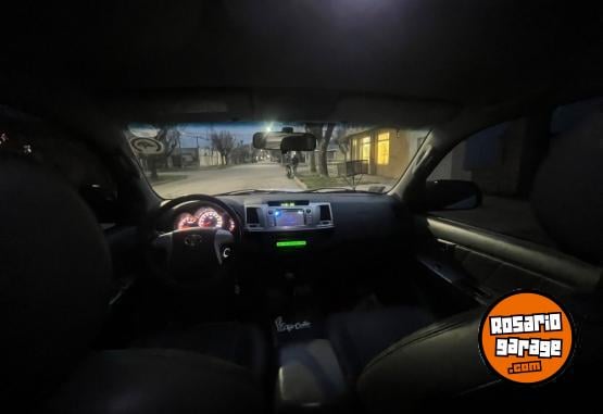 Camionetas - Toyota HILUX SRV 2013 Diesel 181000Km - En Venta