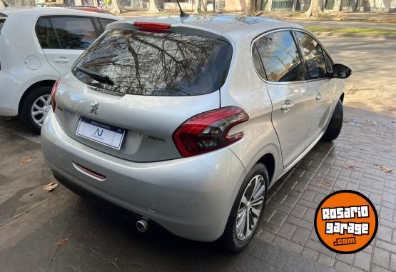 Autos - Peugeot 208 Feline 2017 Nafta 113000Km - En Venta