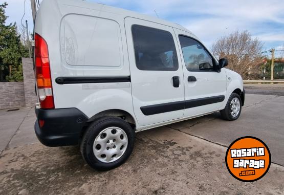 Utilitarios - Renault Kangoo 2012 GNC 260000Km - En Venta