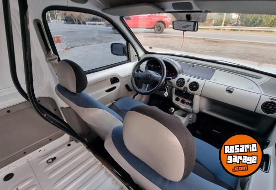 Utilitarios - Renault Kangoo 2012 GNC 260000Km - En Venta