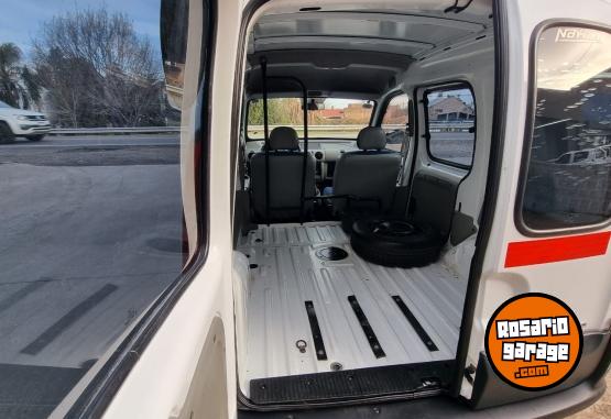 Utilitarios - Renault Kangoo 2012 GNC 260000Km - En Venta