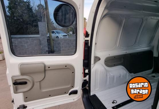 Utilitarios - Renault Kangoo 2012 GNC 260000Km - En Venta