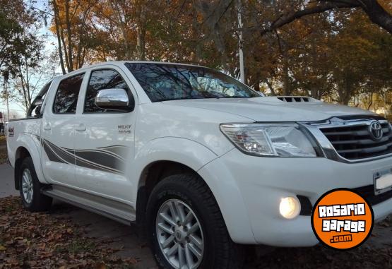 Camionetas - Toyota HILUX SRV 4X4 2012 Diesel 300000Km - En Venta