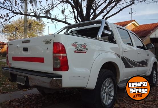 Camionetas - Toyota HILUX SRV 4X4 2012 Diesel 300000Km - En Venta