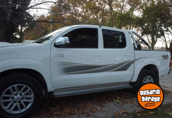 Camionetas - Toyota HILUX SRV 4X4 2012 Diesel 300000Km - En Venta