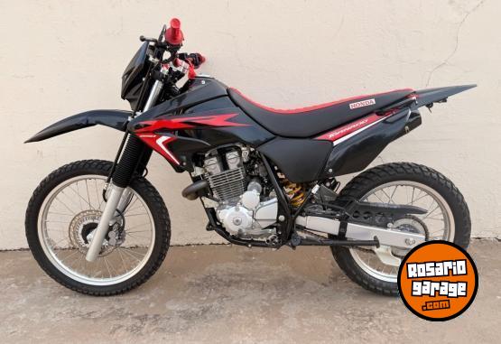 Motos - Honda Tornado 2021 Nafta 9300Km - En Venta