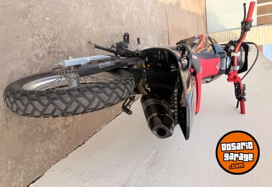 Motos - Honda Tornado 2021 Nafta 9300Km - En Venta