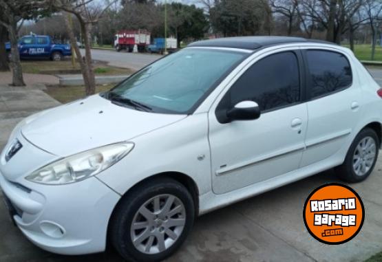 Autos - Peugeot 207 compact feline hp 2012 Diesel 200000Km - En Venta