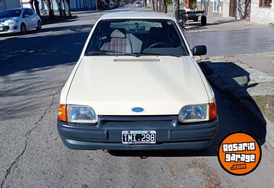 Autos - Ford Escort 1989 Nafta 97000Km - En Venta