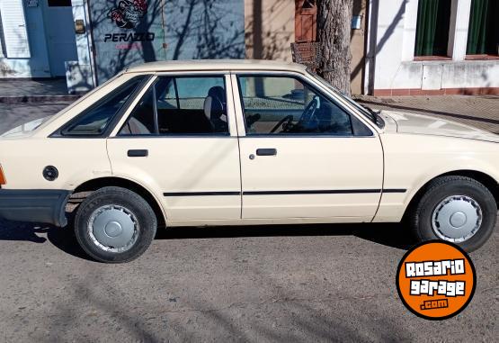 Autos - Ford Escort 1989 Nafta 97000Km - En Venta